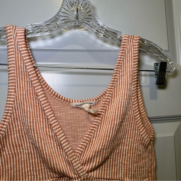 Caution to the Wind Orange Ribbed Knit V Neck Sleeveless Crop Top size L - Picture 4 of 8
